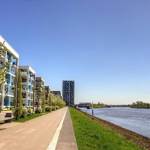 Apartment Plenus Cloudloft River